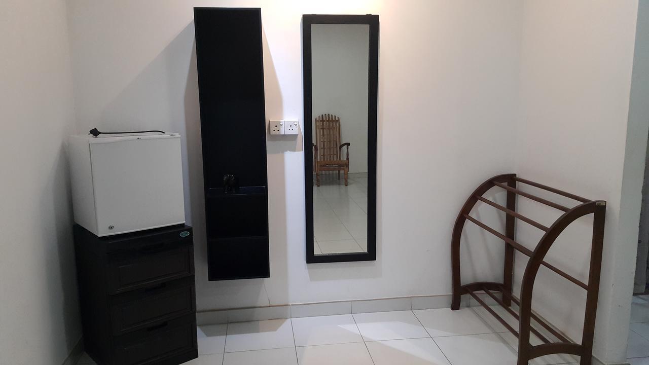 City Capital Hostel Anuradhapura Ngoại thất bức ảnh