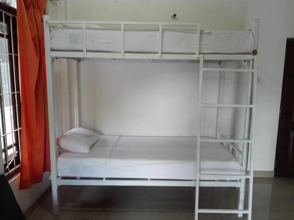 City Capital Hostel Anuradhapura Ngoại thất bức ảnh
